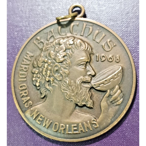 Bacchus 1969 Antique Bronze Float Lieutenant Badge New Orleans Mardi Gras Krewe - Picture 1 of 2